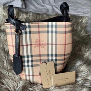 BURBERRY Haymarket Check Colours Small Lorne Bucket Crossbody Black.